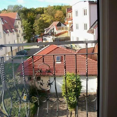Bed & Breakfast Victoria 3*