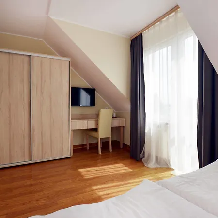 Bed & Breakfast Victoria 3*